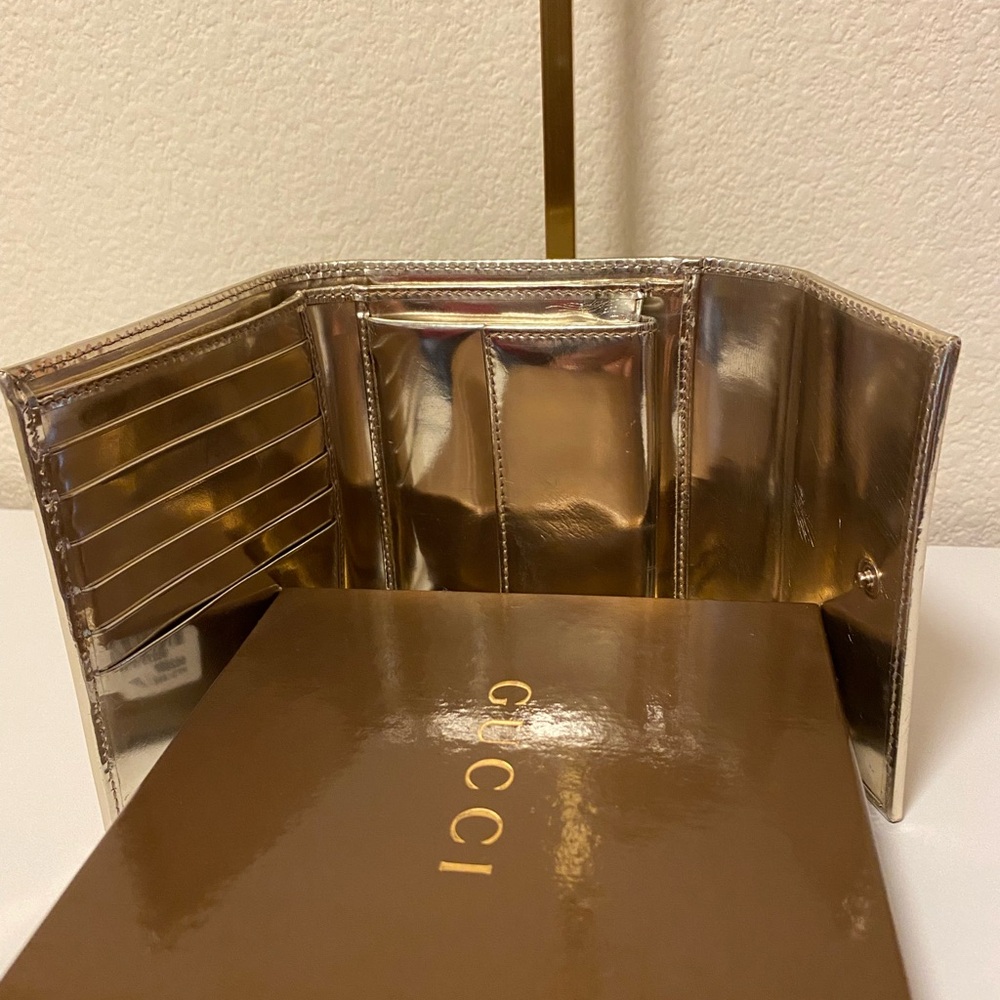 Gucci Beige Monogram Small Fold Wallet with Metallic Trim - Picture 5 of 16